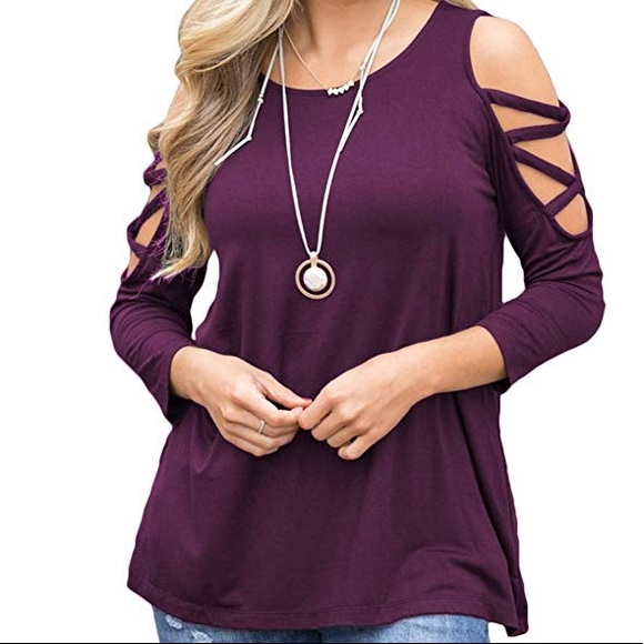 Tops - New listing:Peak a boo top